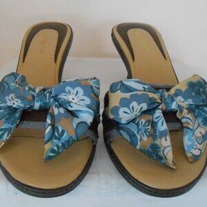 Liz Claiborne Cuba Slip On Open Toe Mule Blue & Tan Floral Bow 2.5" Heel-Sz 8.5M